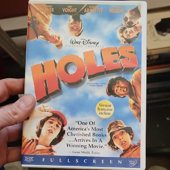 Disney's Holes DVD - Vibrant Blue and Orange Cover - Picture 1 of 1